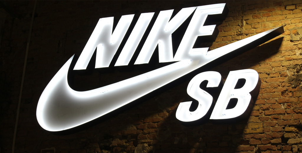 				NIKE neon light advertisment				